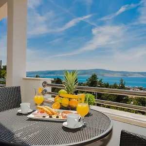 Marija , Starigrad Paklenica Chorwacja